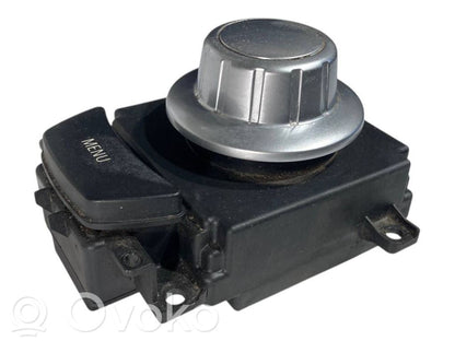 Multimediju kontrolieris