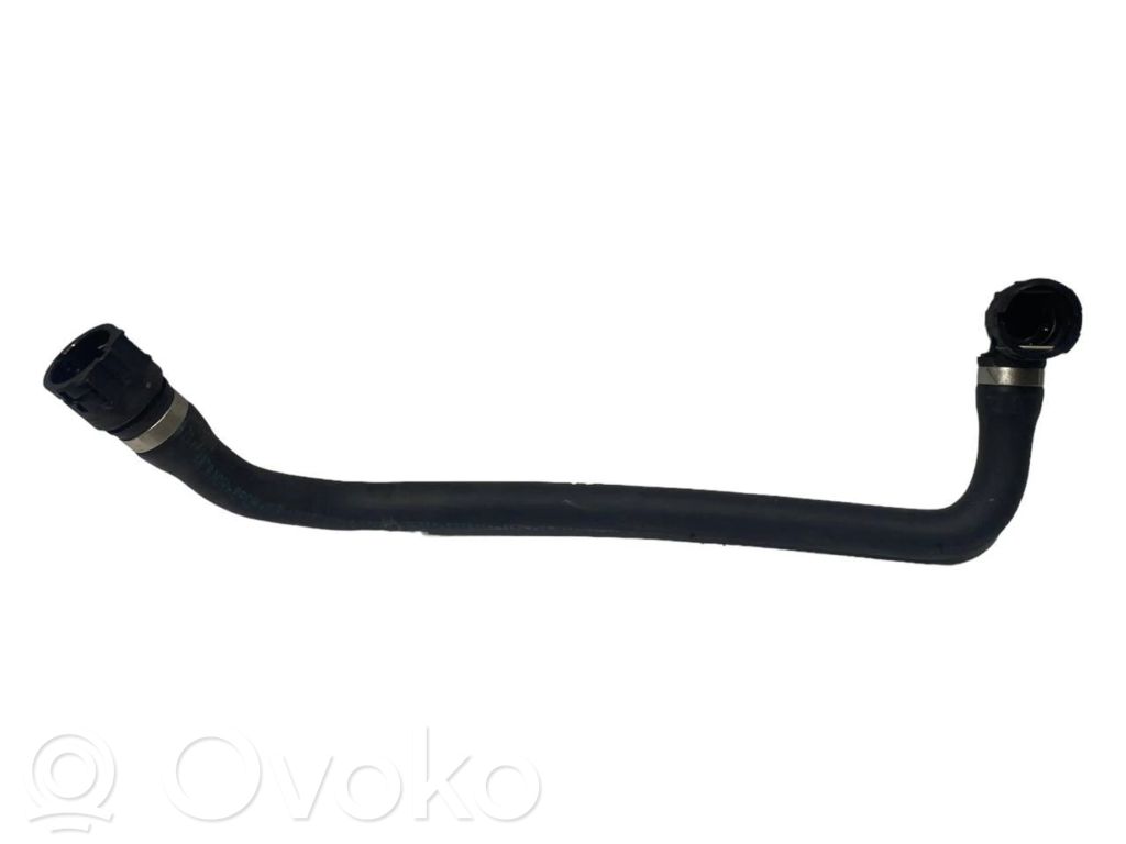 Caurulīte (-es) / šļūtene (-es)