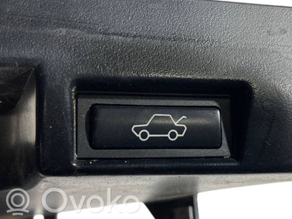 Kāju zonas sānu dekoratīvā apdare