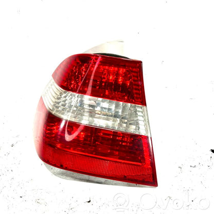 Aizmugurējais lukturis virsbūvē