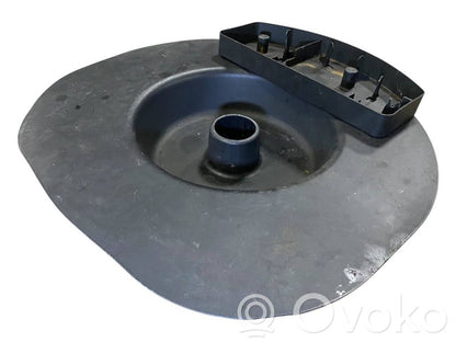 Rezerves riteņa nodalījuma dekoratīvā apdare