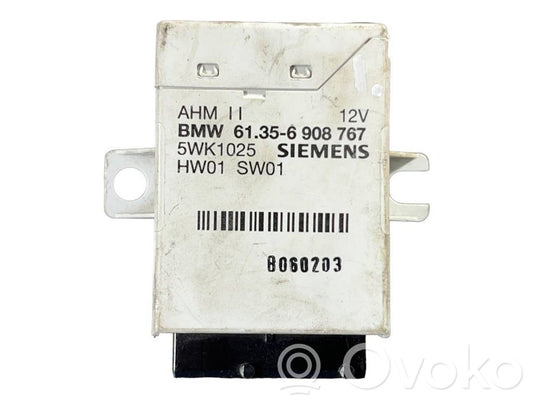 Piekabes āķa vadības bloks