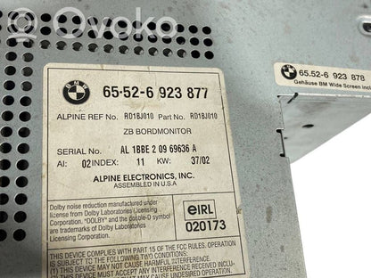 Radio / CD/DVD atskaņotājs / navigācija