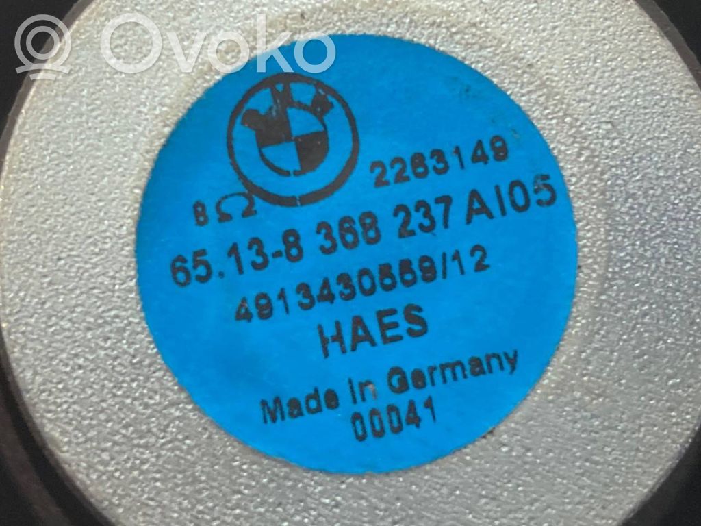 Skaļrunis (-i) priekšējās durvīs