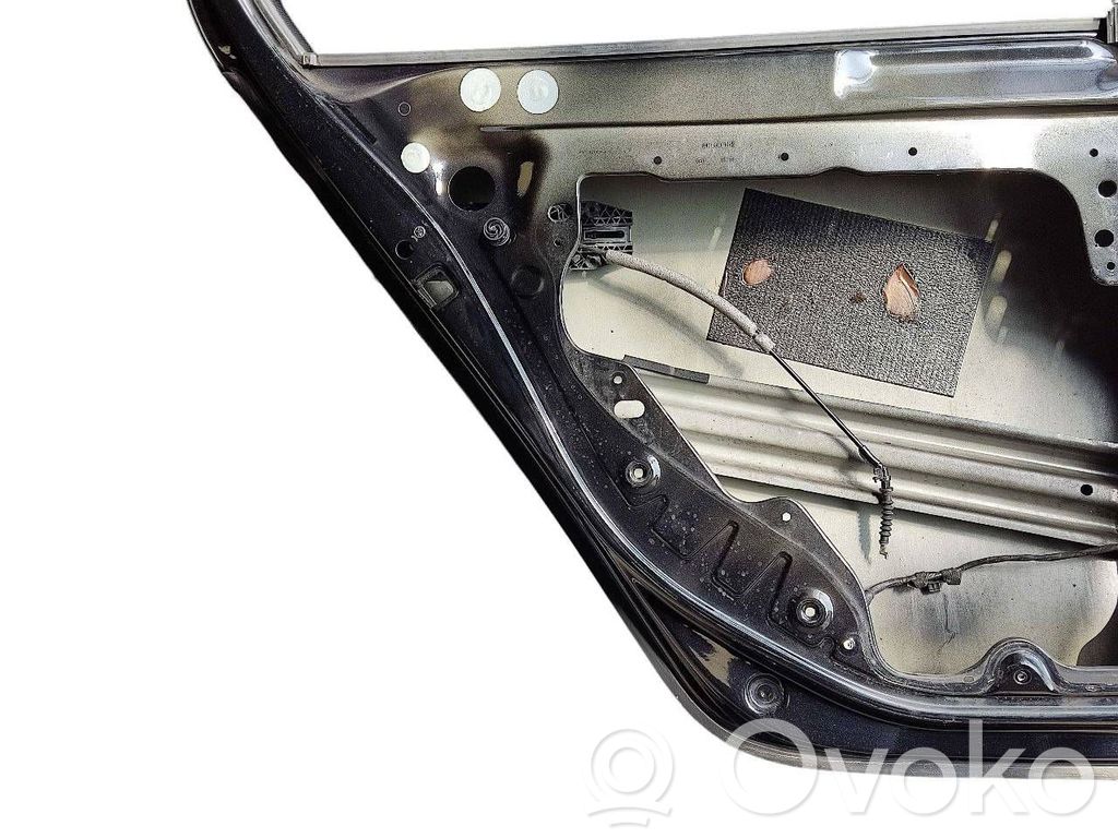 Aizmugurējās durvis