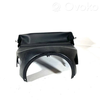 Stūres ass dekoratīvā apdare