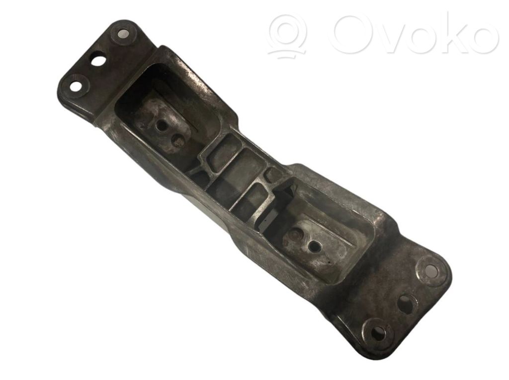 Кронштейн крепления трансмиссии