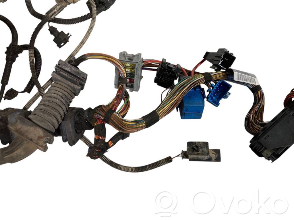 Dzinēja vadu instalācija