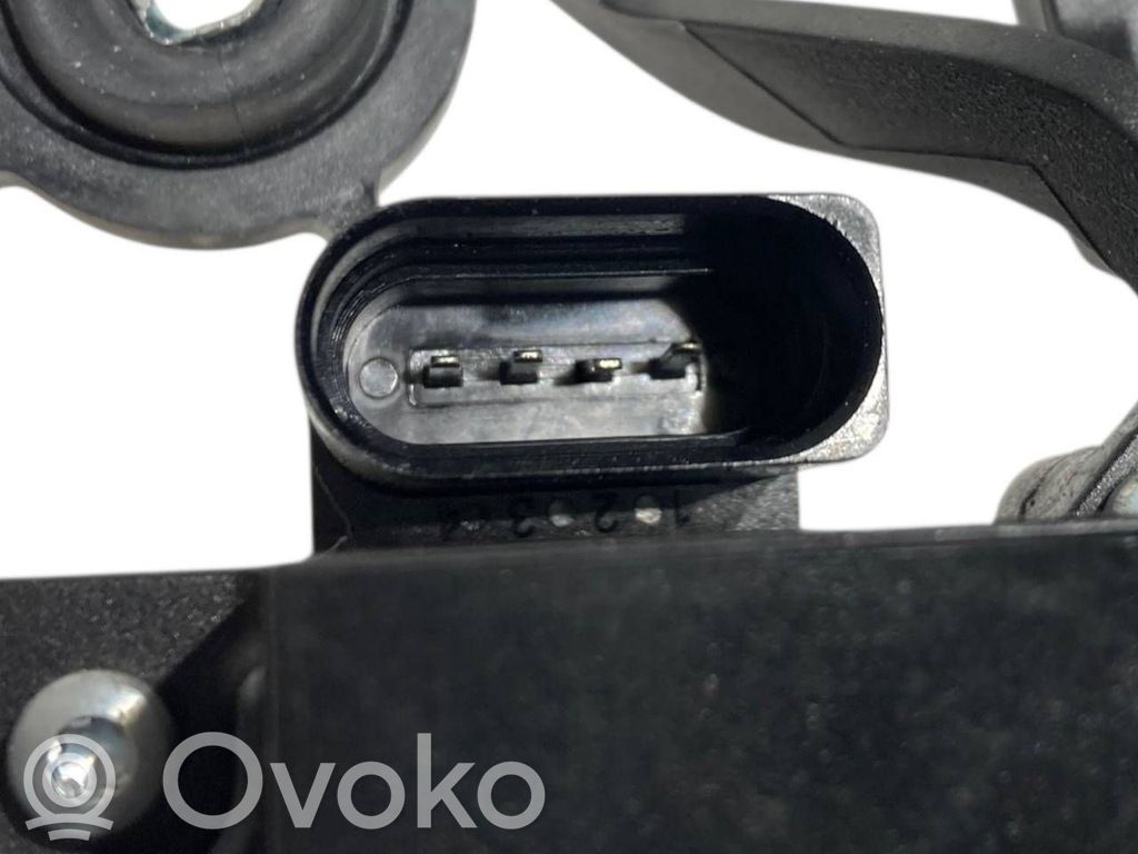 Aizmugurējā loga tīrītāja motoriņš