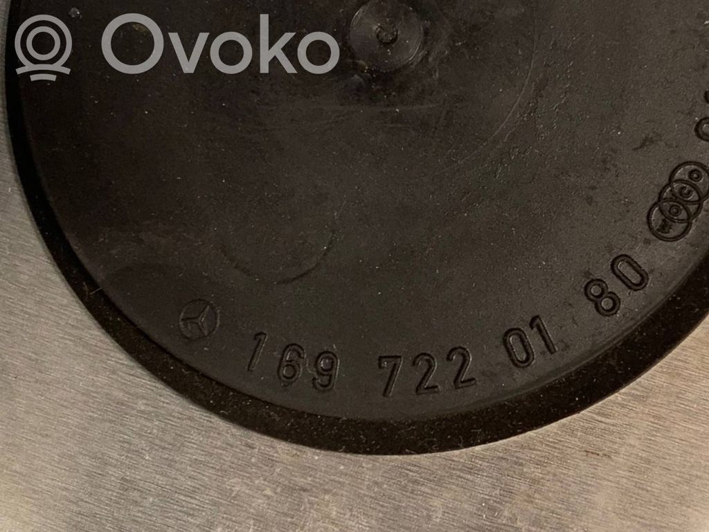 Skaļrunis (-i) priekšējās durvīs