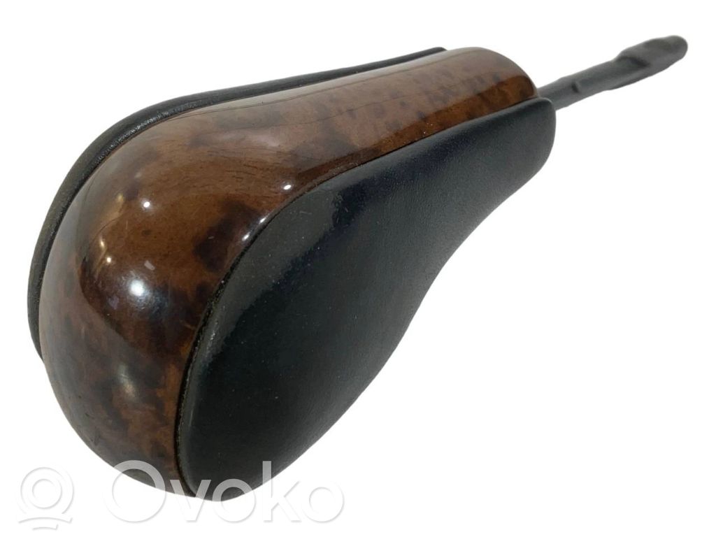 Декоративная отделка рычага переключения передач (кожа, наконечник)