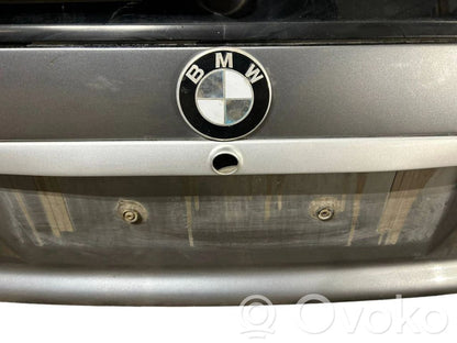 Задняя крышка (багажник)