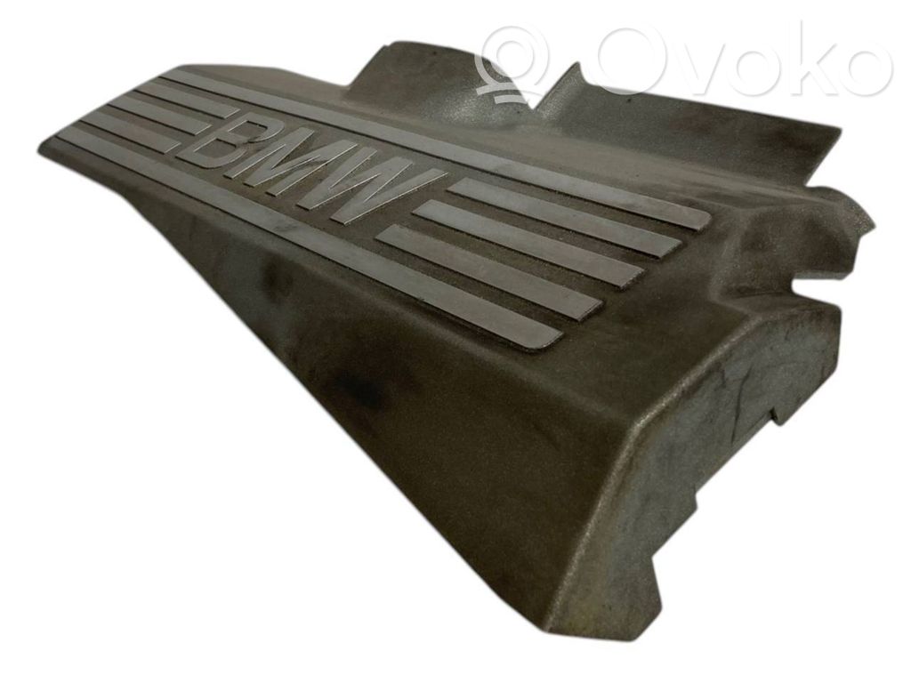 Engine cover (decorative trim)