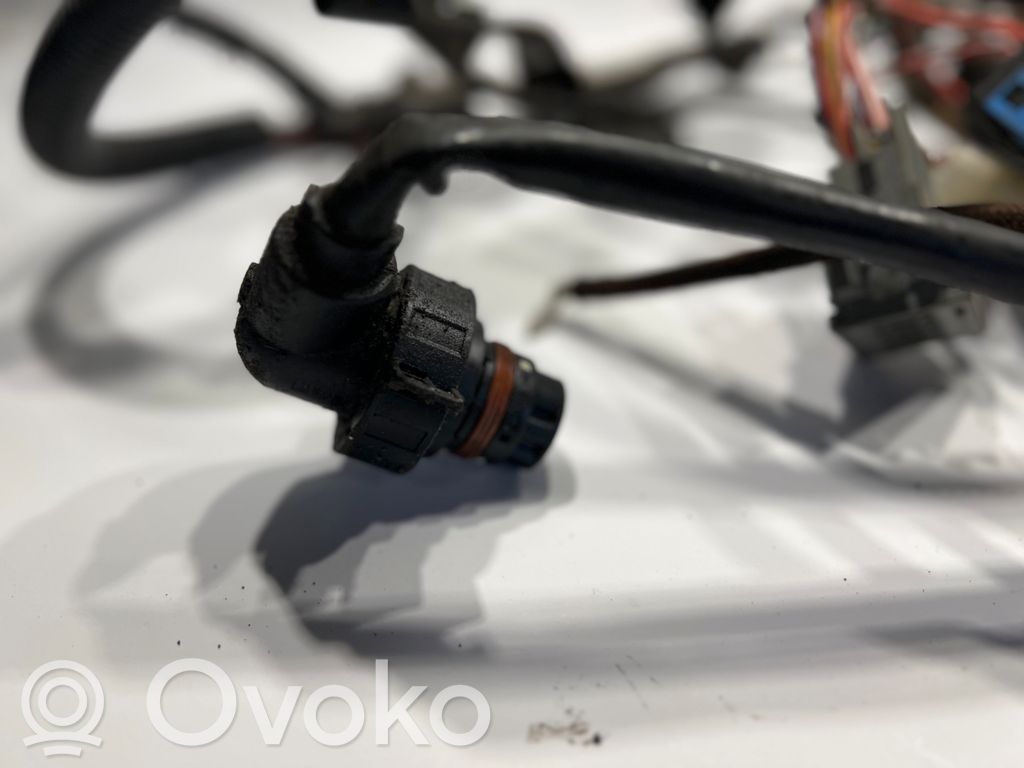 Dzinēja vadu instalācija