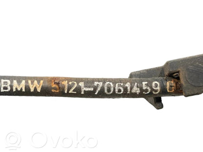 Holder/bracket for external opening handle at the front