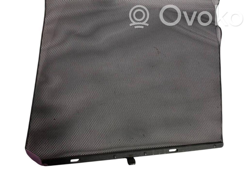 Apšuvums aizmugurējām durvīm