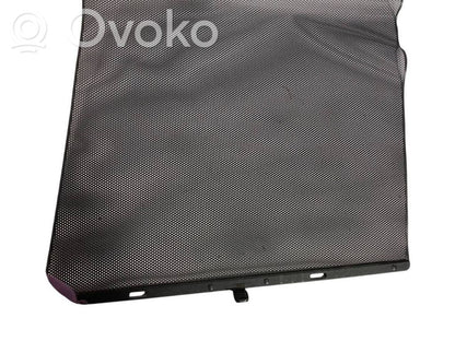 Apšuvums aizmugurējām durvīm