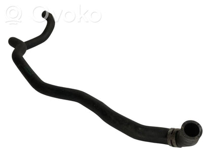 Caurulīte (-es) / šļūtene (-es)