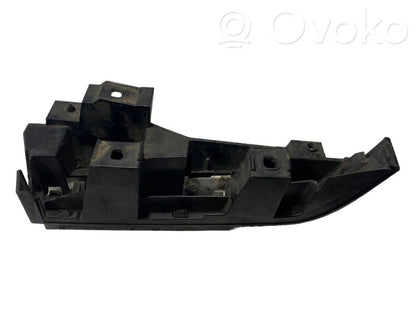 Rear bumper mounting bracket