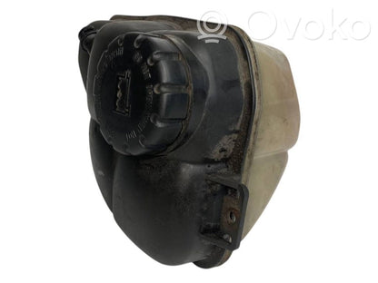 Dzesēšanas šķidruma izplešanās tvertne