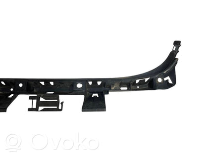 Rear bumper mounting bracket