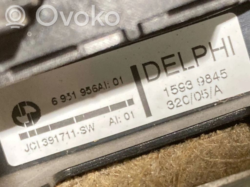 Priekšējo durvju apdare