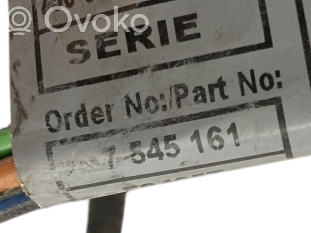 Dzinēja vadu instalācija