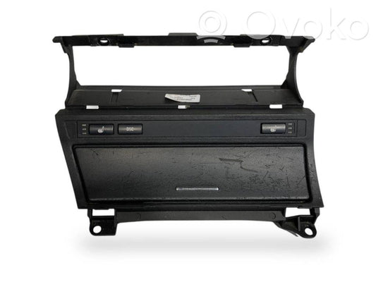 Пепельница (передняя)