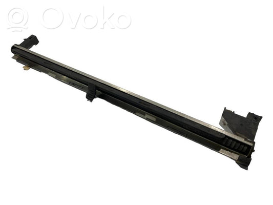 Занавеска на окне сзади