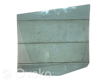 aizmugurējo durvju stikls