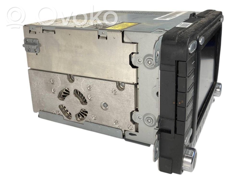 Radio / CD/DVD atskaņotājs / navigācija