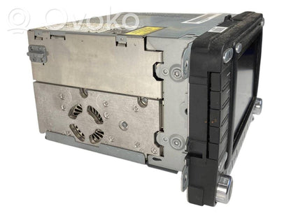 Radio / CD/DVD atskaņotājs / navigācija