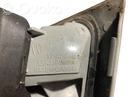 Aizmugurējais lukturis pārsegā