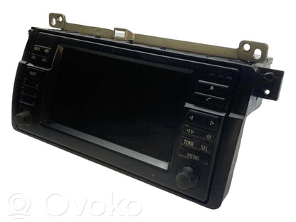 Radio / CD/DVD atskaņotājs / navigācija