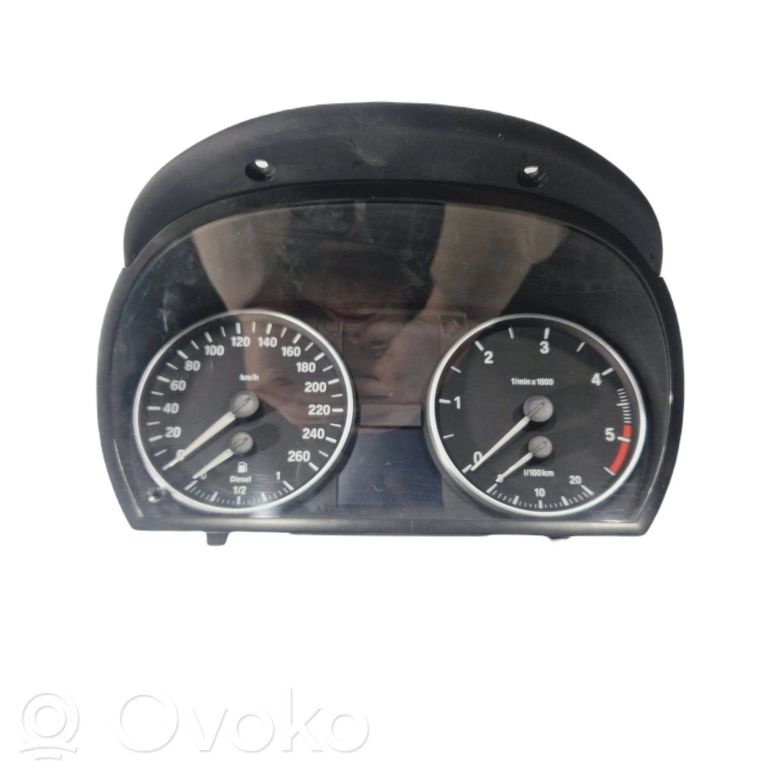 Speedometer (in the instrument panel)