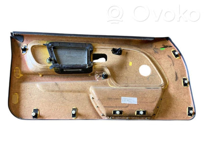 Priekšējo durvju apdare