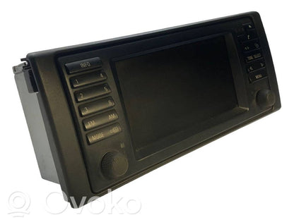 Radio / CD/DVD atskaņotājs / navigācija