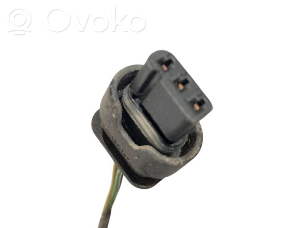 Parkošanas (PDC) sensoru vadu instalācija