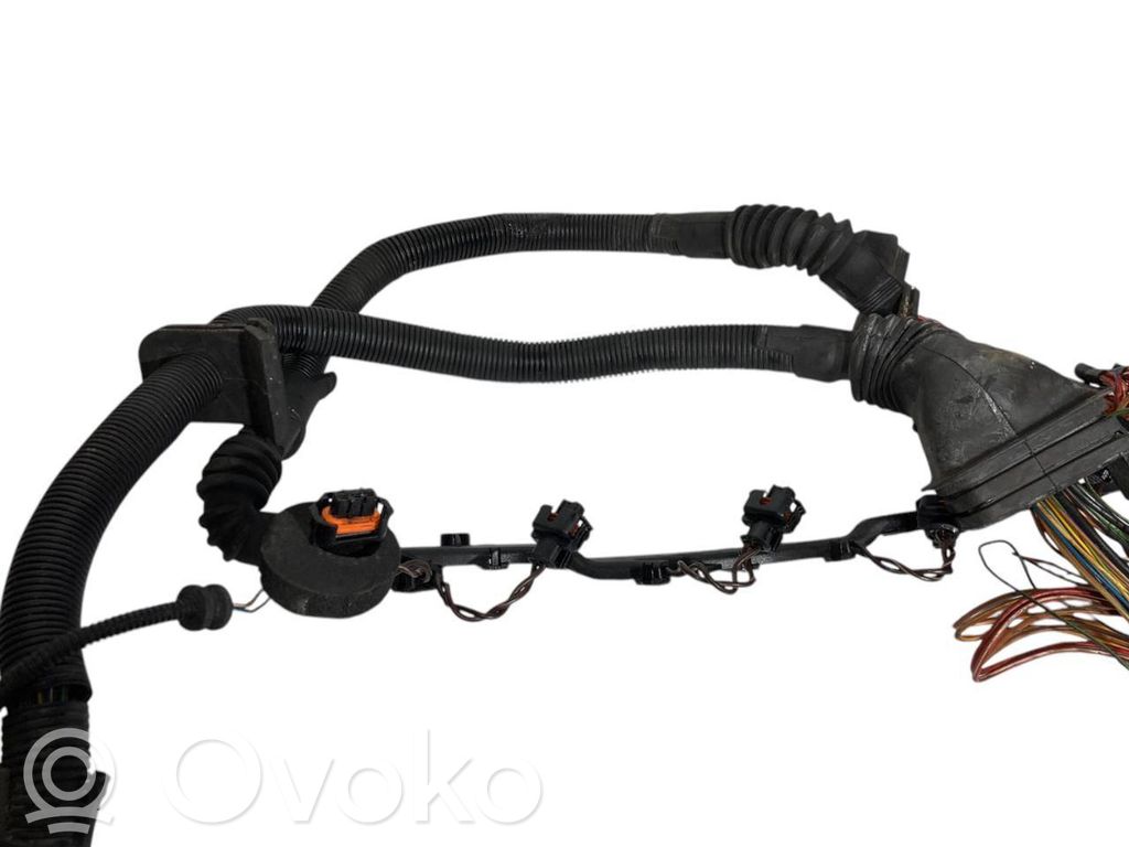 Dzinēja vadu instalācija