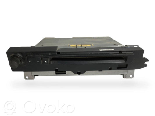 Radio / CD/DVD atskaņotājs / navigācija