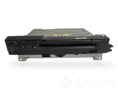 Radio / CD/DVD atskaņotājs / navigācija