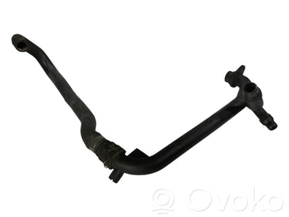 Caurulīte (-es) / šļūtene (-es)