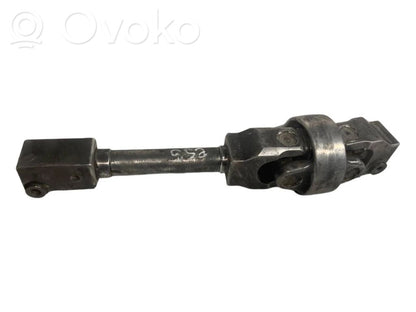 Steering wheel axle cross-joint