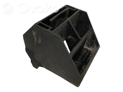 Держатель/кронштейн радиатора(ов)