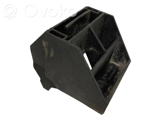 Radiatora (-u) turētājs / kronšteins