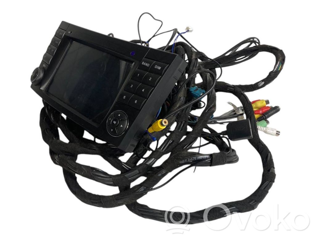 Radio / CD/DVD atskaņotājs / navigācija