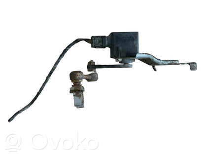 Augstuma sensors (priekšējo lukturu)