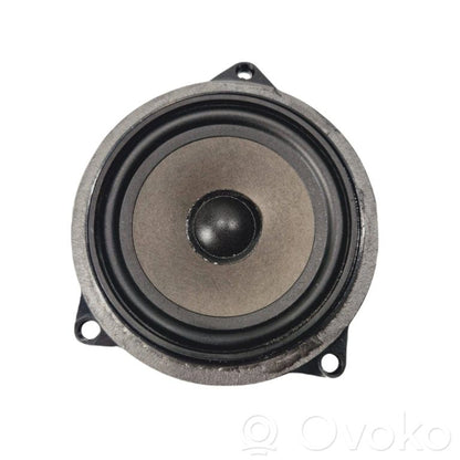 Speaker(s) in the rear door