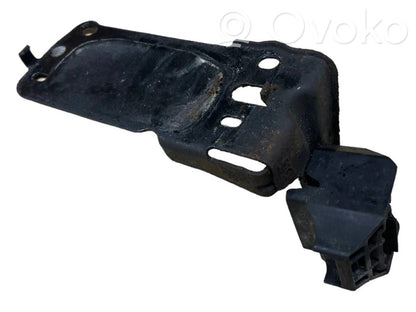 Radiator(s) holder/bracket