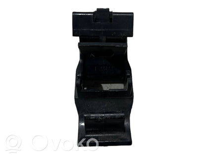 Radiatora (-u) turētājs / kronšteins